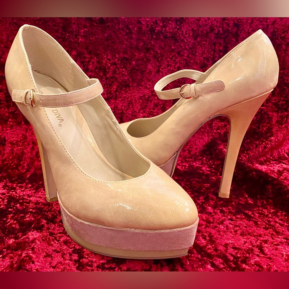 WILD DIVA ILANA-02 Beige Platform Pumps